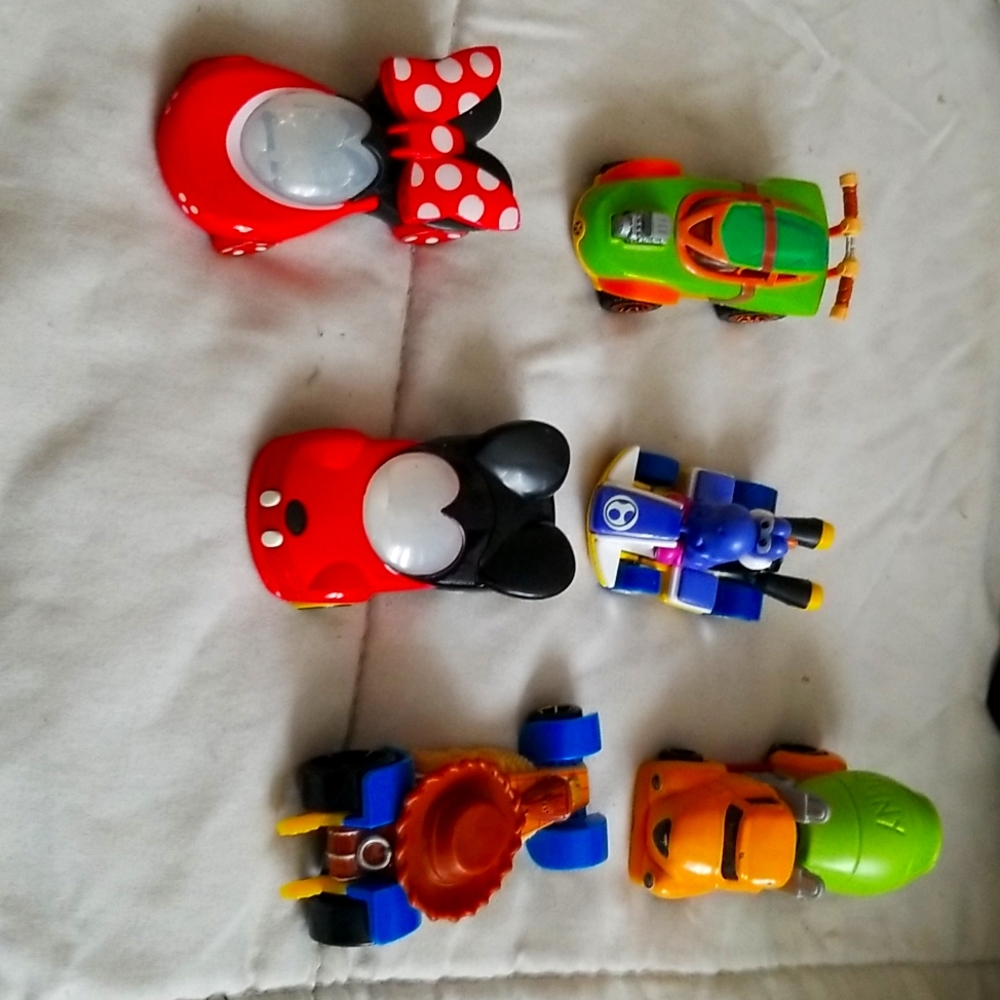 Hot Wheels Car Lot 6 , Disney, Mattel & Nintendo